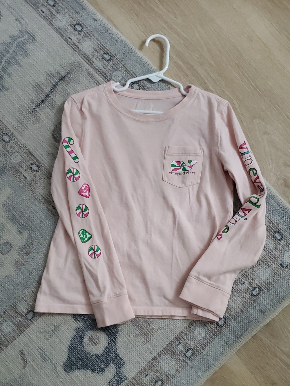 Vineyard Vines Girls Light Pink Long-Sleeve Candy Graphic Holiday Sparkle Top S
